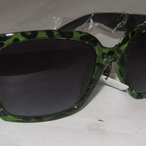 DG Sunglasses Accessories - dg sunglasses uv 400 protection 100 uva uvb green
